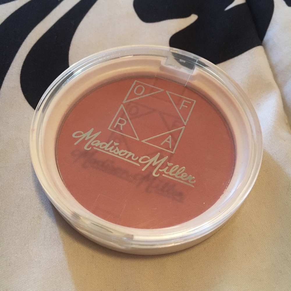 🌸Ofra x Madison Miller matte blush - Sweet Stuff